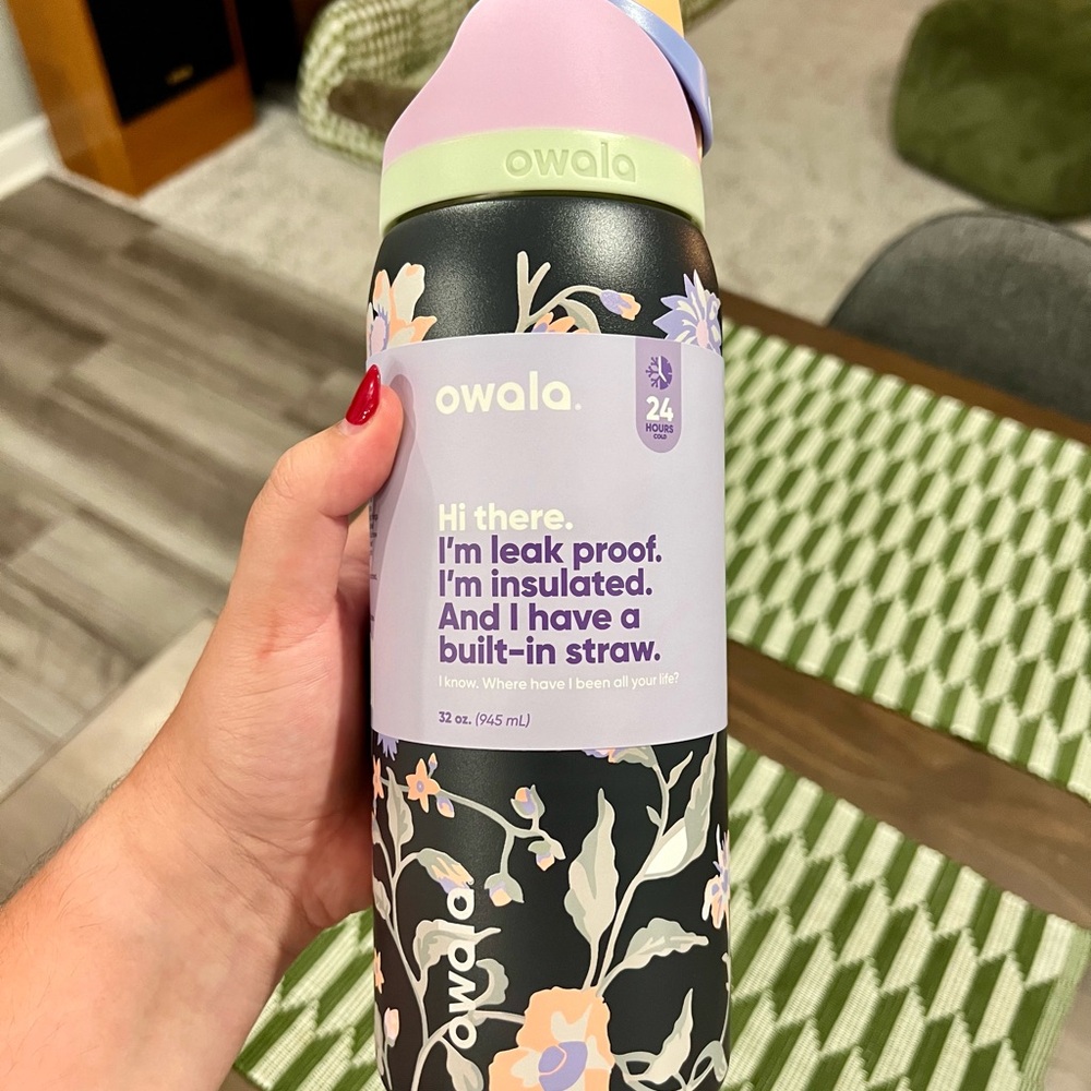 REPOST RESERVED Owala Urban Outfitters Midnight Garden FreeSip 32oz Water Bottle